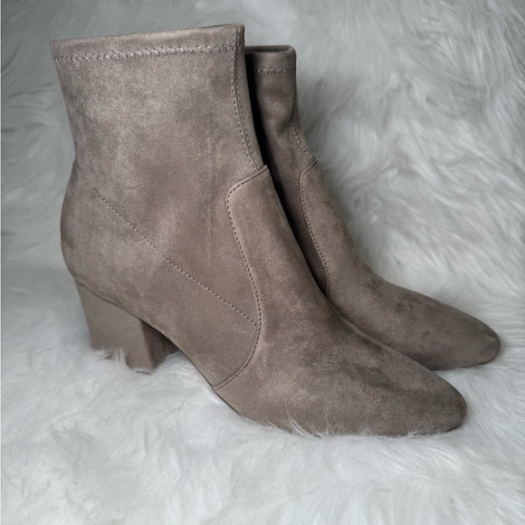 Amazon Essentials Shoes - Amazon Essentials Taupe Ankle Booties